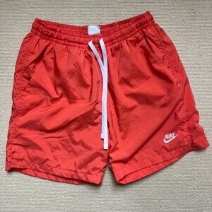 Nike Sportswear Woven Lined Flow Shorts 7" Red